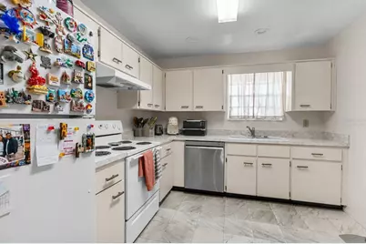 11942 Skylake Place #C, Tampa, FL 33617 - Photo 7