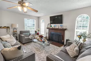 11942 Skylake Pl, Tampa, FL 33617 - Photo 5