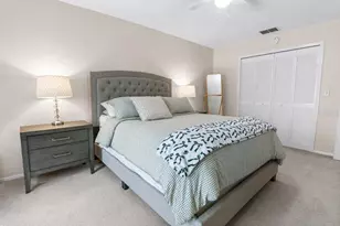 11942 Skylake Pl, Tampa, FL 33617 - Photo 11