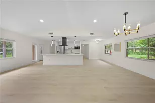 1805 Dierker Dr, Valrico, FL 33596 - Photo 9