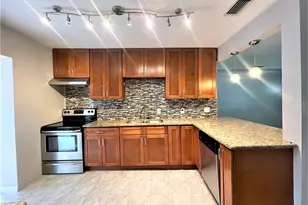 5036 Oxford Ave N, Saint Petersburg, FL 33710 - Photo 3
