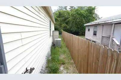 3110 Gordon Court, Tampa, FL 33619 - Photo 3