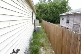3110 Gordon Ct, Tampa, FL 33619 - Photo 3