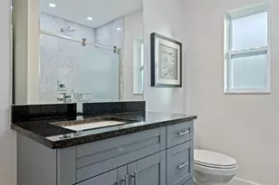 200 Park St N, Saint Petersburg, FL 33710 - Photo 21
