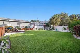 200 Park St N, Saint Petersburg, FL 33710 - Photo 45