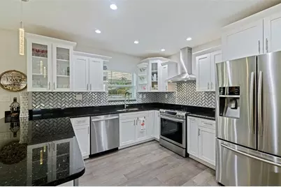 200 Park Street N, Saint Petersburg, FL 33710 - Photo 15