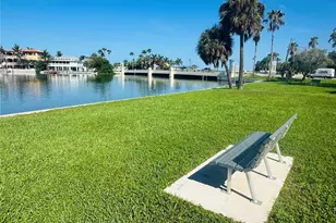200 Park St N, Saint Petersburg, FL 33710 - Photo 11