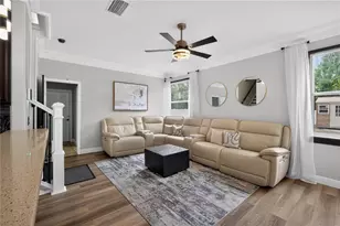 12209 Citrus Leaf Dr, Gibsonton, FL 33534 - Photo 9