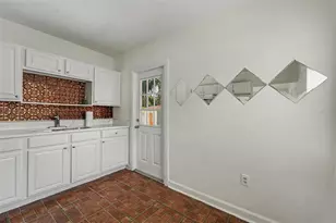 9310 N Highland Ave, Tampa, FL 33612 - Photo 7