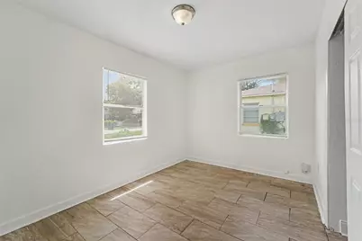 9310 N Highland Avenue, Tampa, FL 33612 - Photo 9