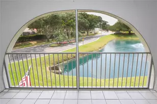 3203 Landmark Dr, Clearwater, FL 33761 - Photo 3