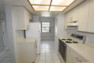 3203 Landmark Dr, Clearwater, FL 33761 - Photo 9
