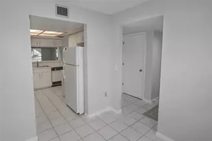 3203 Landmark Dr, Clearwater, FL 33761 - Photo 7