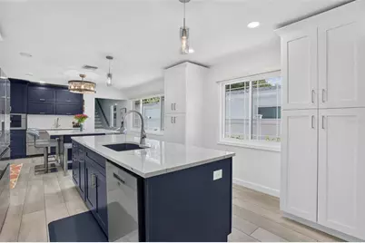 1201 15th Street N, Saint Petersburg, FL 33705 - Photo 11