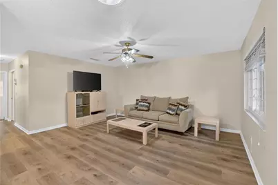 2202 Horsham Place, Sun City Center, FL 33573 - Photo 25