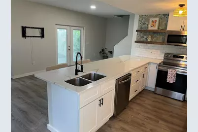 4326 Tyler Circle N, Saint Petersburg, FL 33709 - Photo 11