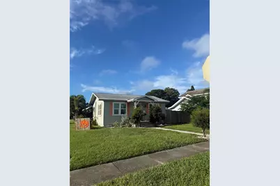 145 NE Lincoln Circle N, Saint Petersburg, FL 33702 - Photo 1