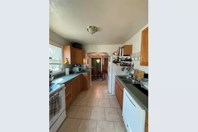 145 NE Lincoln Circle N, Saint Petersburg, FL 33702 - Photo 7