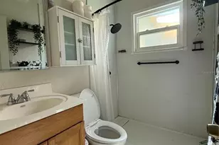 145 NE Lincoln Cir N, Saint Petersburg, FL 33702 - Photo 25