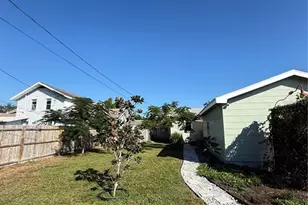 145 NE Lincoln Cir N, Saint Petersburg, FL 33702 - Photo 31