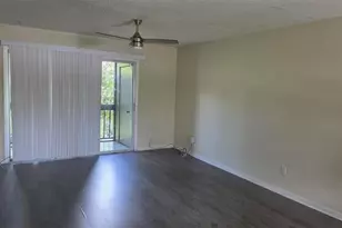 6328 Newtown Cir, Tampa, FL 33615 - Photo 5