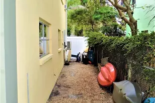 12175 3rd St E, Treasure Island, FL 33706 - Photo 17