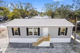 5234 Yellow Pine St N, Saint Petersburg, FL 33709 - Photo 1