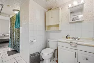 4009 Lake Bayshore Dr, Bradenton, FL 34205 - Photo 19