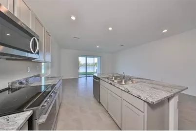 379 Mangrove Shade Circle, Apollo Beach, FL 33572 - Photo 3