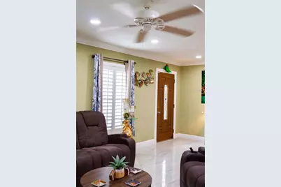 11001 N Armenia Avenue, Tampa, FL 33612 - Photo 3