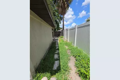 3308 E Mohawk Ave, Tampa, FL 33610 - Photo 3