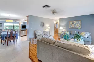 8165 Lark St, Seminole, FL 33777 - Photo 5