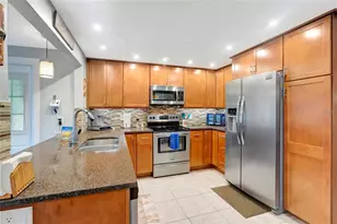 8165 Lark St, Seminole, FL 33777 - Photo 9