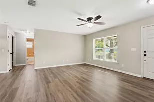 410 NE 12th Ave, Mulberry, FL 33860 - Photo 5