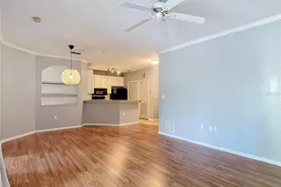 10201 Courtney Palms Blvd, Tampa, FL 33619 - Photo 7