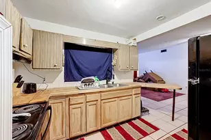 202 N 39th St, Fort Pierce, FL 34947 - Photo 9
