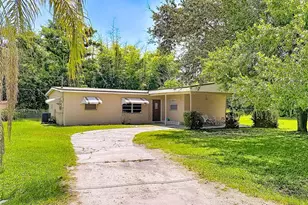 202 N 39th St, Fort Pierce, FL 34947 - Photo 1
