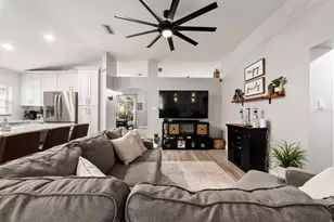 1518 Westerly Dr, Brandon, FL 33511 - Photo 9