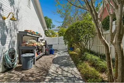 2414 W Country Club Avenue, Tampa, FL 33611 - Photo 57