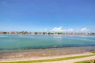 7984 Sailboat Key Blvd S, Saint Petersburg, FL 33707 - Photo 3