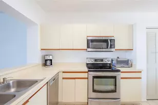 7984 Sailboat Key Blvd S, Saint Petersburg, FL 33707 - Photo 17