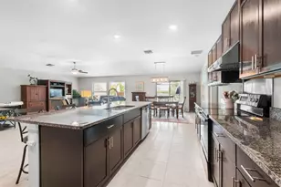809 Timeless Moss Dr, Ruskin, FL 33570 - Photo 9