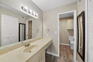 8350 Savannah Trace Cir, Tampa, FL 33615 - Photo 11