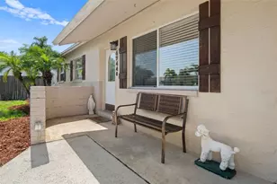 6944 Buhrley Terrace N, Saint Petersburg, FL 33709 - Photo 5