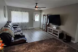 6944 Buhrley Terrace N, Saint Petersburg, FL 33709 - Photo 3
