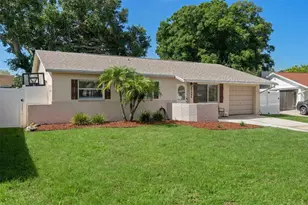 6944 Buhrley Terrace N, Saint Petersburg, FL 33709 - Photo 3