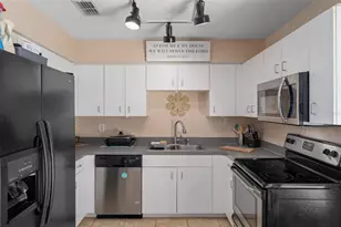 6944 Buhrley Terrace N, Saint Petersburg, FL 33709 - Photo 17