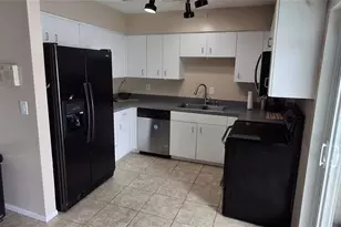 6944 Buhrley Terrace N, Saint Petersburg, FL 33709 - Photo 9