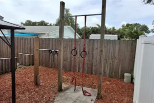 6944 Buhrley Terrace N, Saint Petersburg, FL 33709 - Photo 35