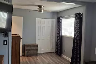 6944 Buhrley Terrace N, Saint Petersburg, FL 33709 - Photo 17